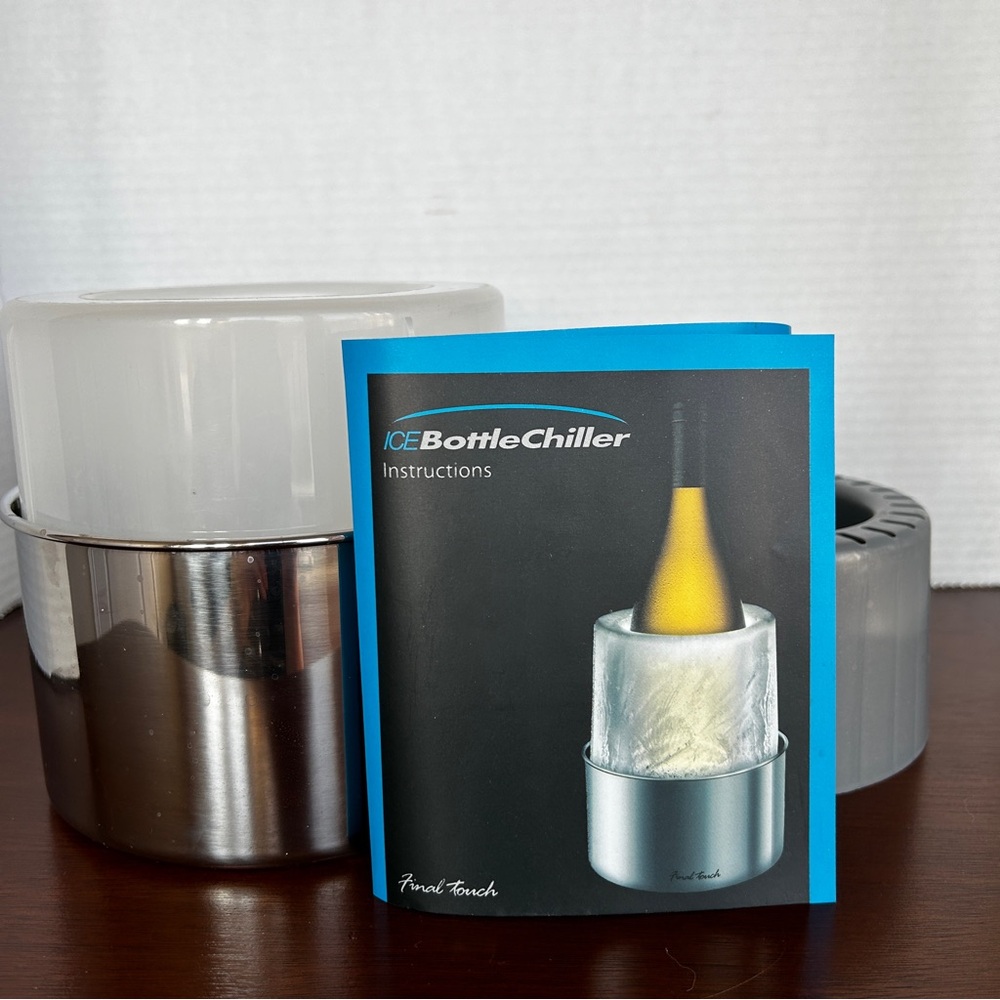 Final Touch Ice Bottle Chiller With Stainless Steel Display Stand